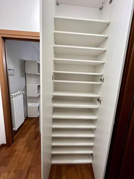 Appartamento Casa Di Lillo Merate Esterno foto
