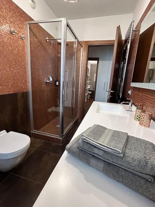 Appartamento Casa Di Lillo Merate Esterno foto